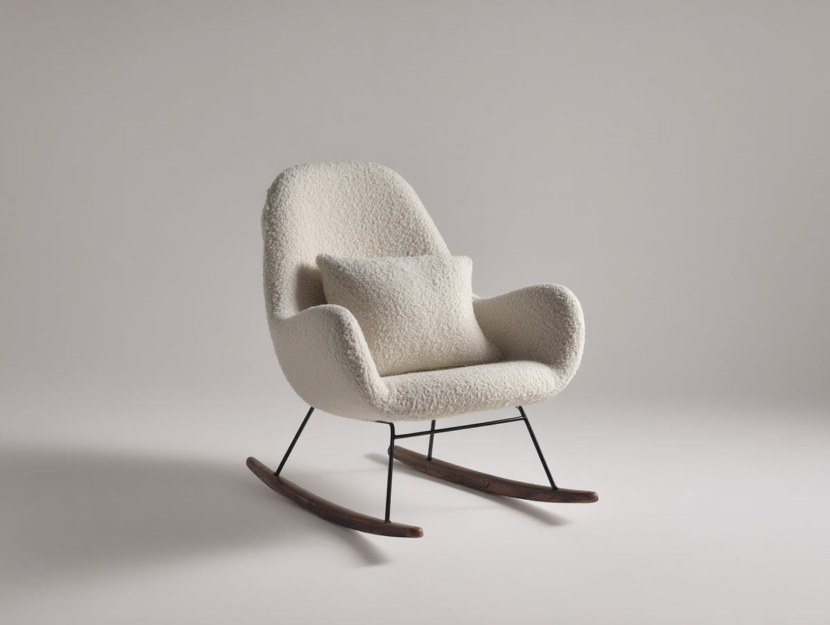 Mecedora tapizada en tejido bouclé 78x88x90 cm - beige claro negro y madera oscura - diseño moderno con base curva